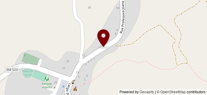 Rua Professora Joana Tavares P. Pereira, Carreiras