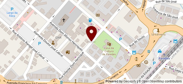 Rua Infante Dom Henrique, Paredes