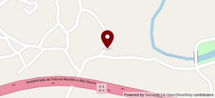 Travessa da Marginal, Paredes