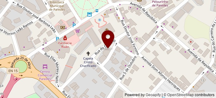 Pra�a Ramiro Pinto Meireles, Paredes