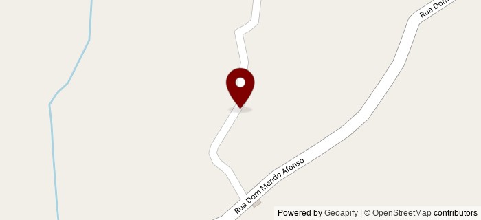 Rua de Outeiro, Vitorino dos Pi�es